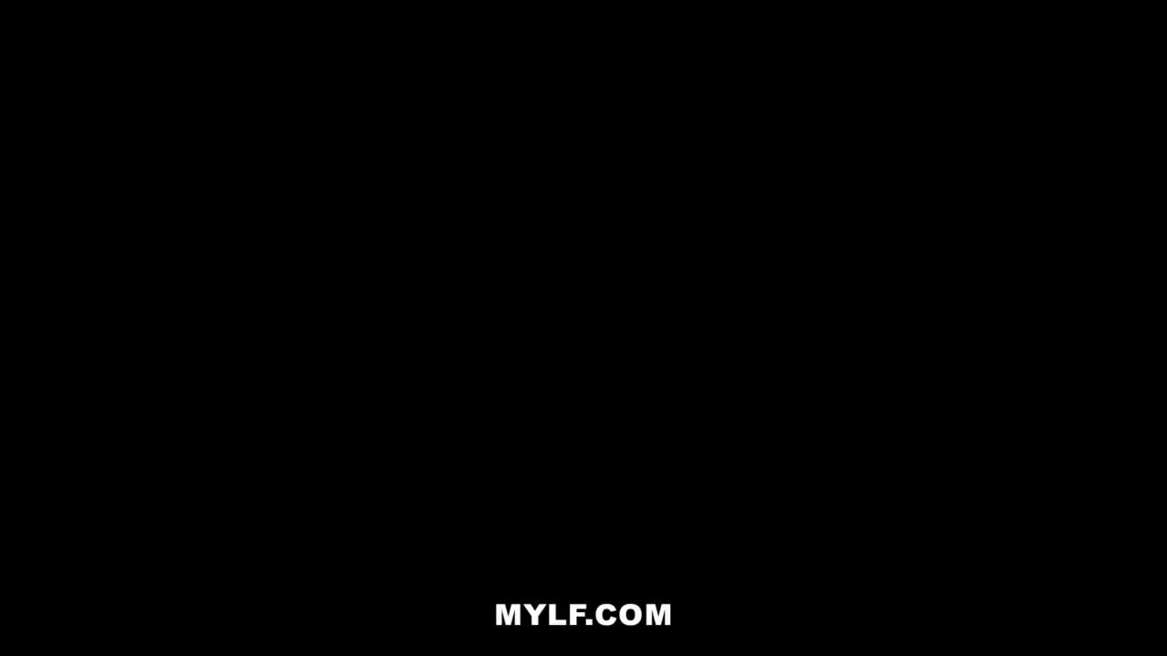 白领办公室不正当的恋情 拉拉 女同 指奸剧情