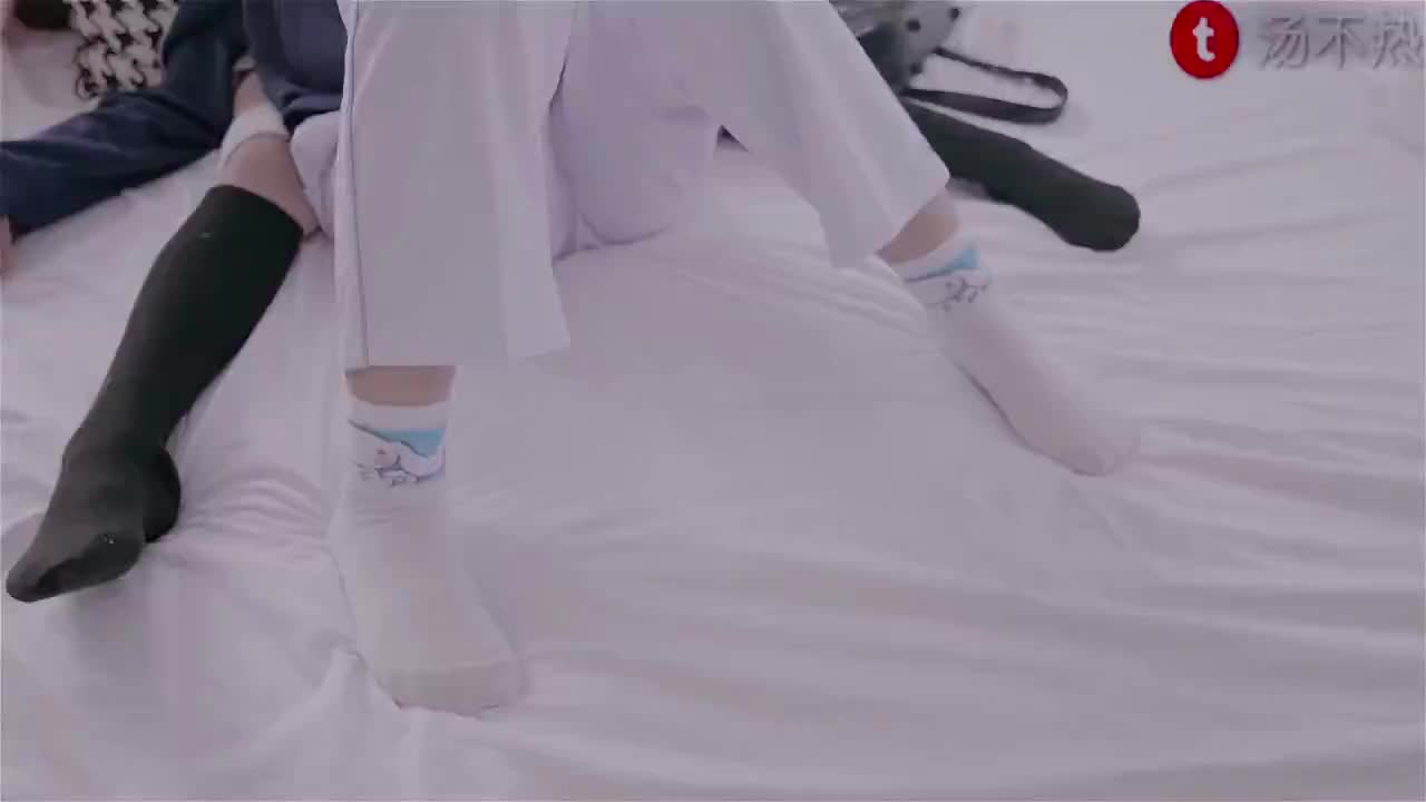 【网红萝莉】『柚木』新作_JK製服百合姐妹花